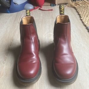 Dr. Martens women size 8 Chelsea boots
